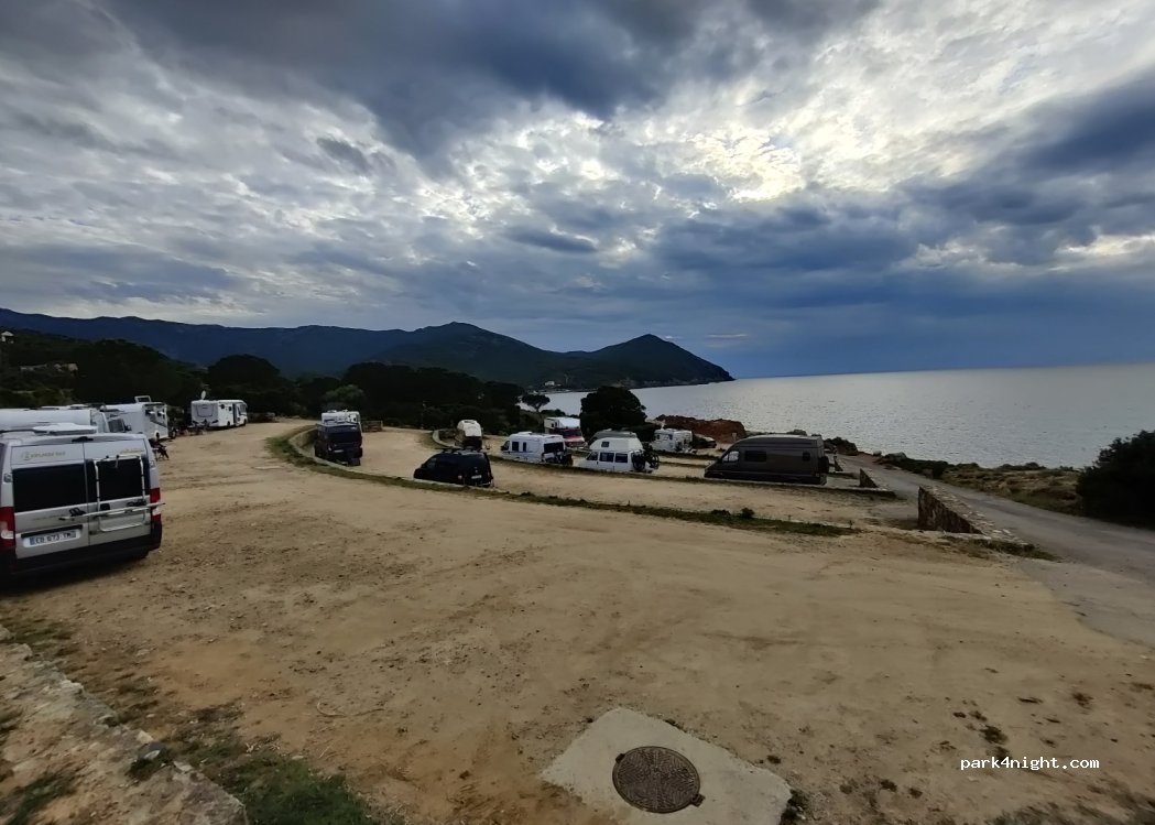 (20245) Galéria - — foto 4