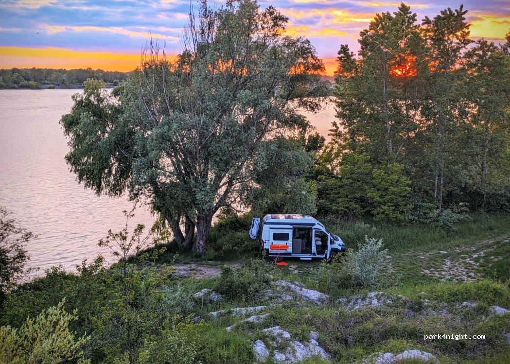 (900 43) Hamuliakovo - Unnamed Road — foto