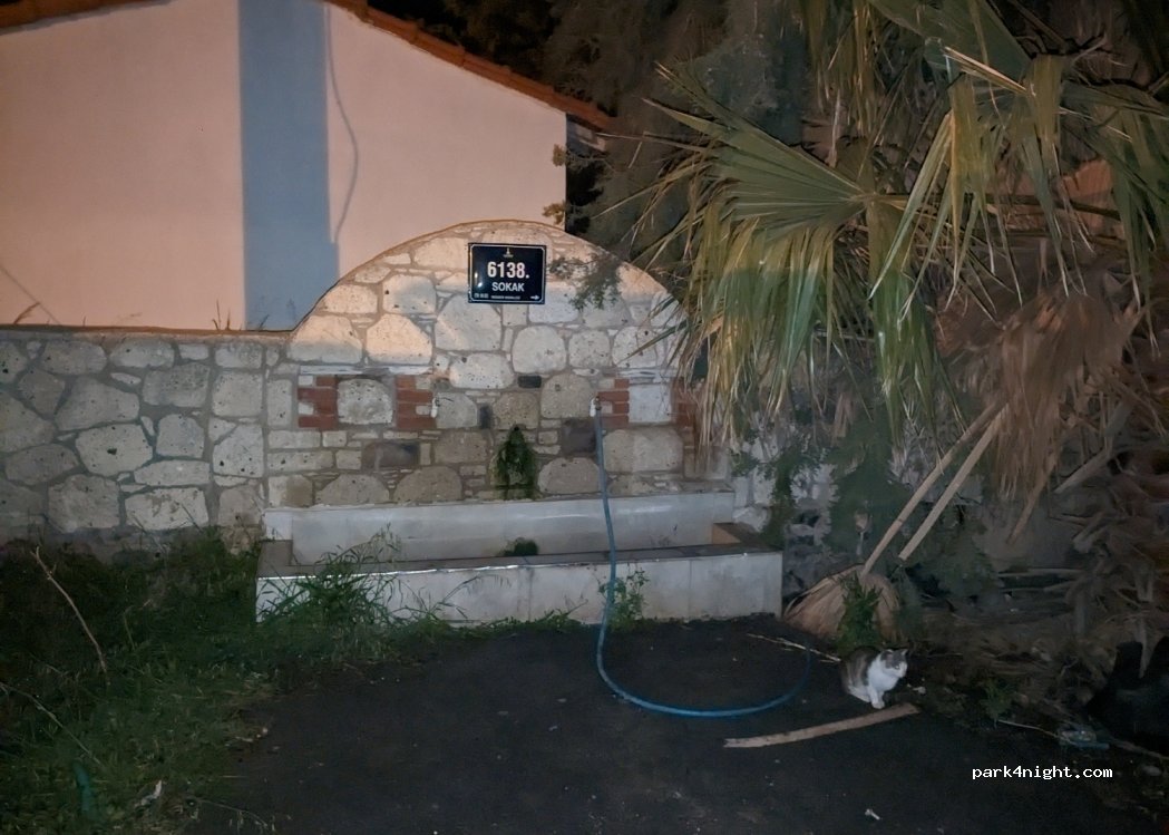 (35930) Çeşme - 18 6001. Sokak — foto
