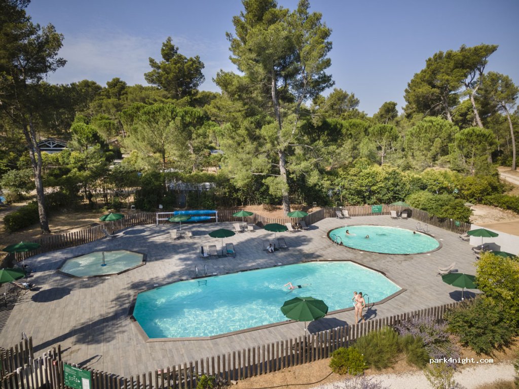 Camping Huttopia Fontvieille - Provence — foto