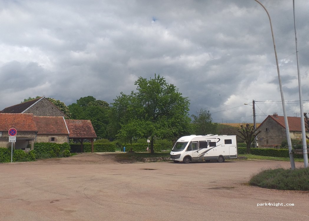 (10210) Coussegrey - 2 Route de Chaserey — foto