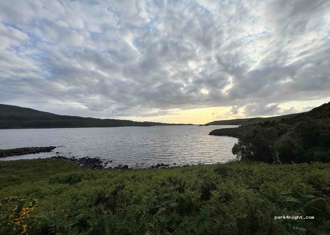 (IV26 2XY) Ullapool - Unnamed Road — foto 4