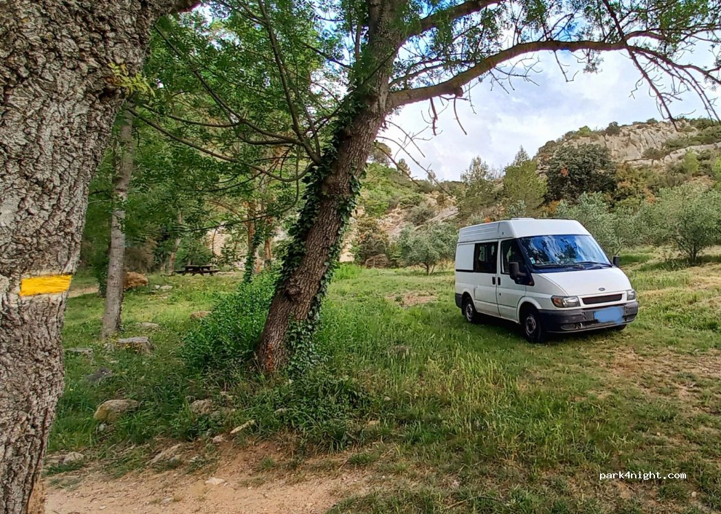 (11360) Durban-Corbières - Chemin de la Cascade — foto