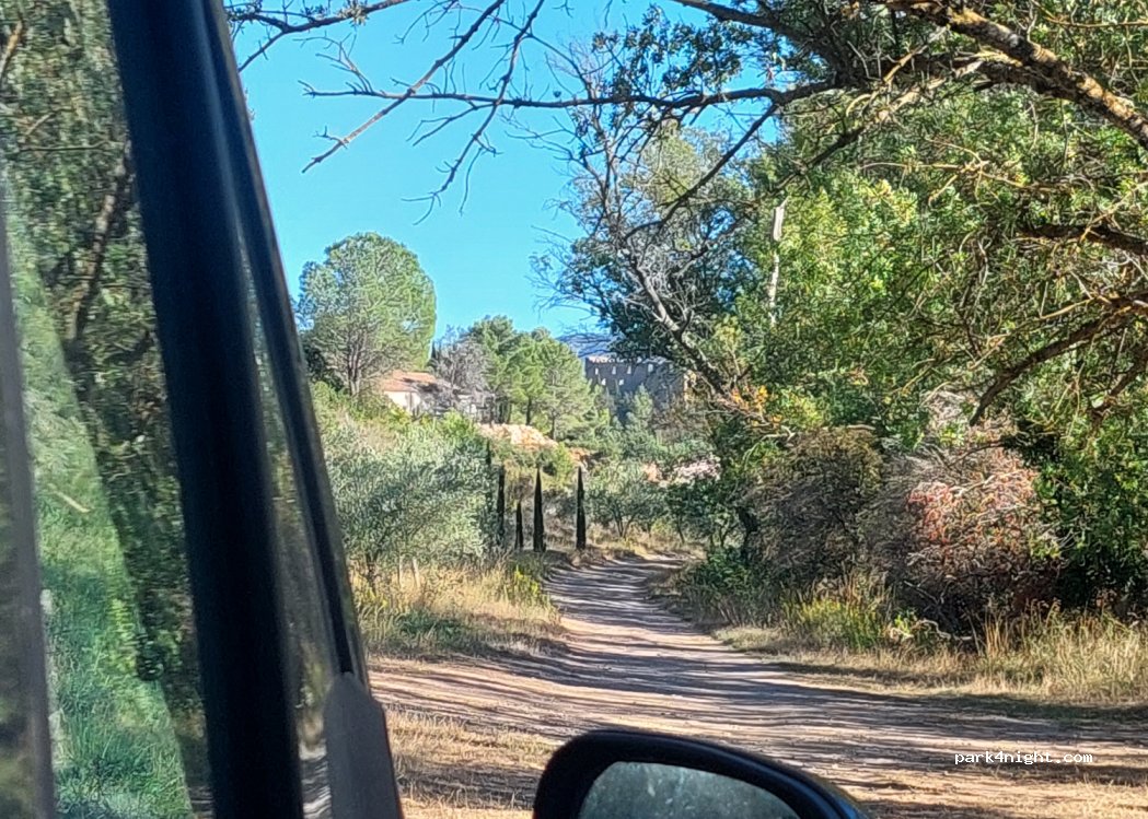 (11360) Durban-Corbières - Chemin de la Cascade — foto 3
