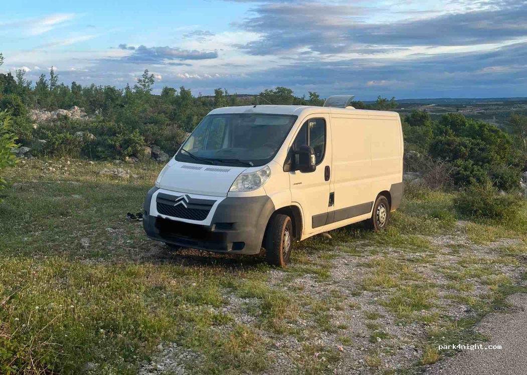 (23243) Jasenice - Staza broj 2 Mali kamenjar — foto