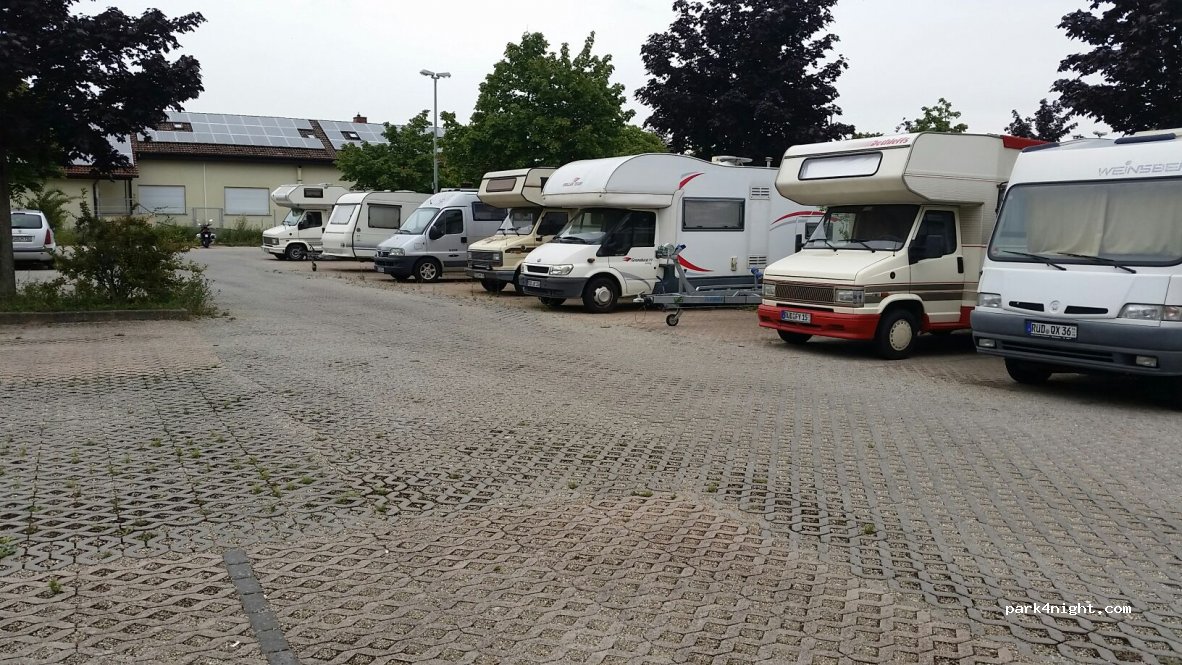 Wohnmobilparkplatz Oestrich-Winkel — foto 2