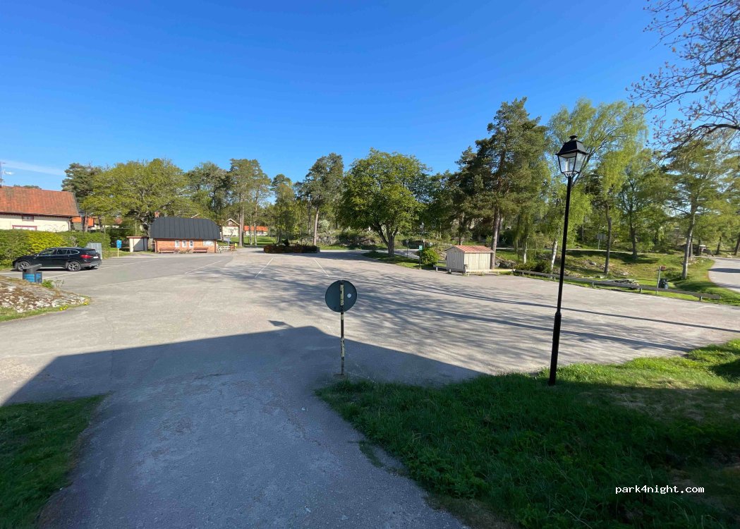 (461 34) Trollhättan - 52 Åkersbergsvägen — foto