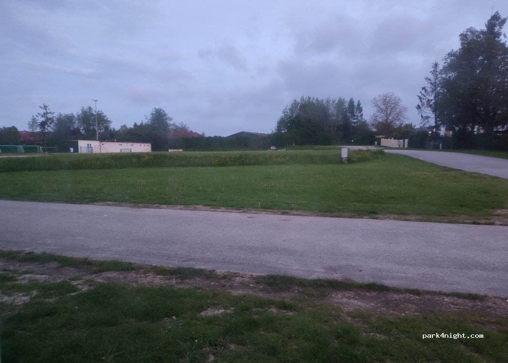(3350) Haag - 1 Sportplatzstraße — foto
