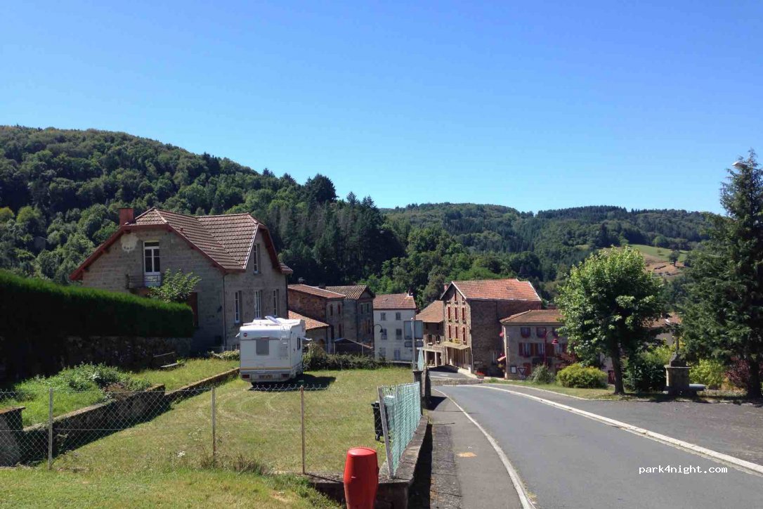 (63880) Olliergues - 6 Route du Collège — foto