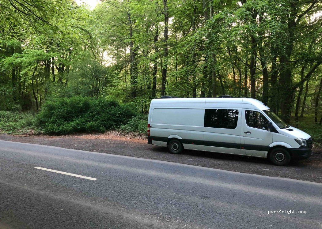 (GL56 0YJ) Moreton-in-Marsh - A436 — foto
