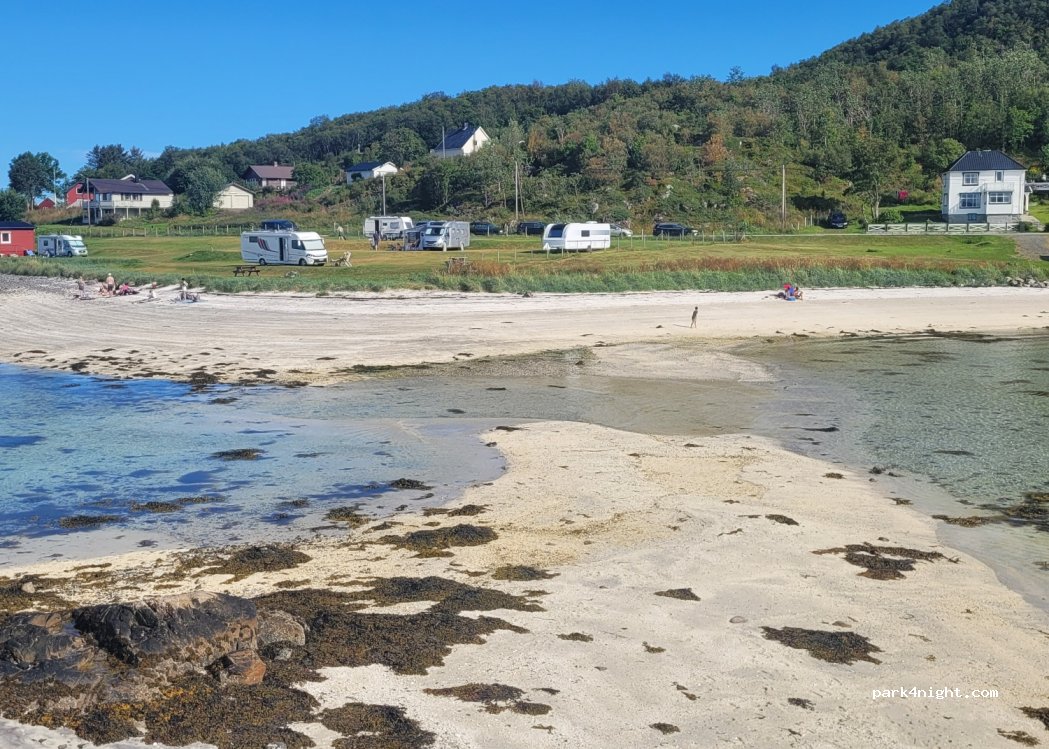 Camping Leirvåg, Bjarkøy-Brygge — foto