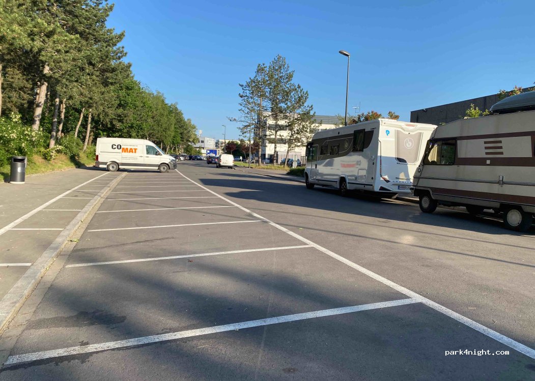 (2413) Luxembourg - 12 Rue du Père Raphaël — foto 2