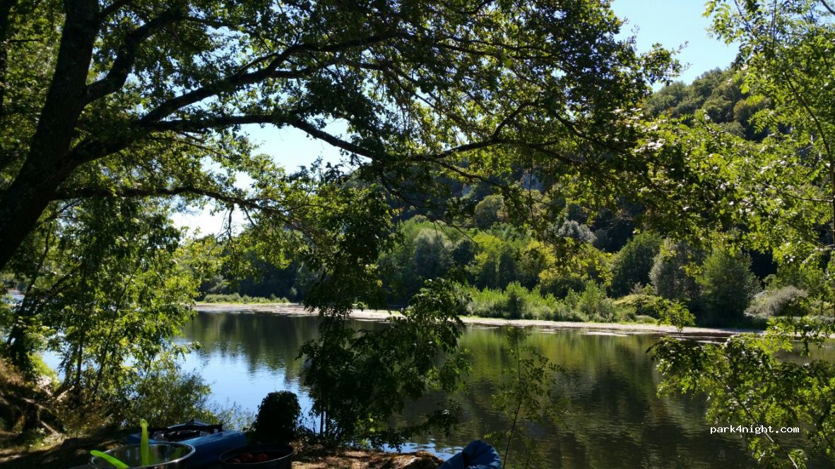 CAMPING LA RIVIERE — foto