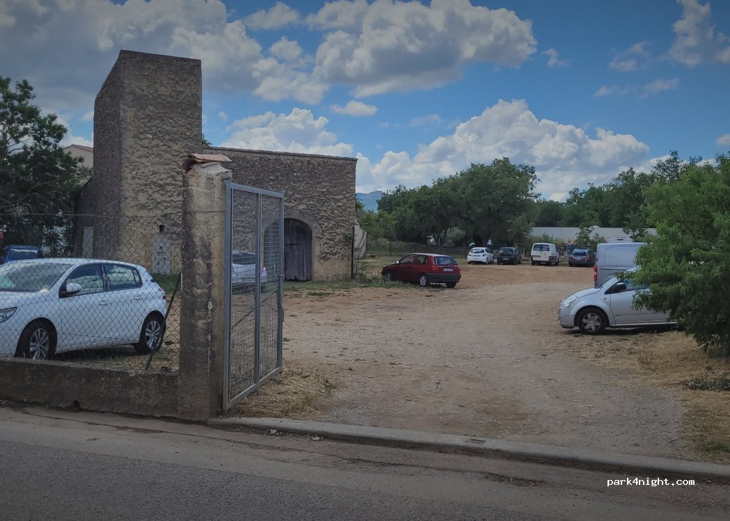 (84360) Lauris - 6 Avenue des Messeguières — foto 2