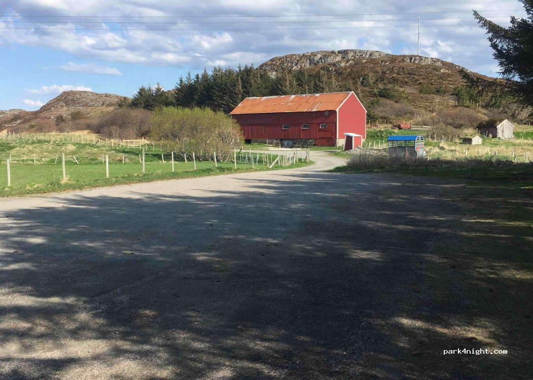 (6570) Smøla - 160 Skarpnesveien — foto