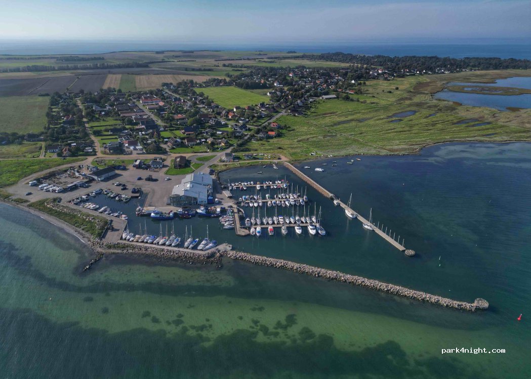Autocamperparkering Reersø Havn — foto 4