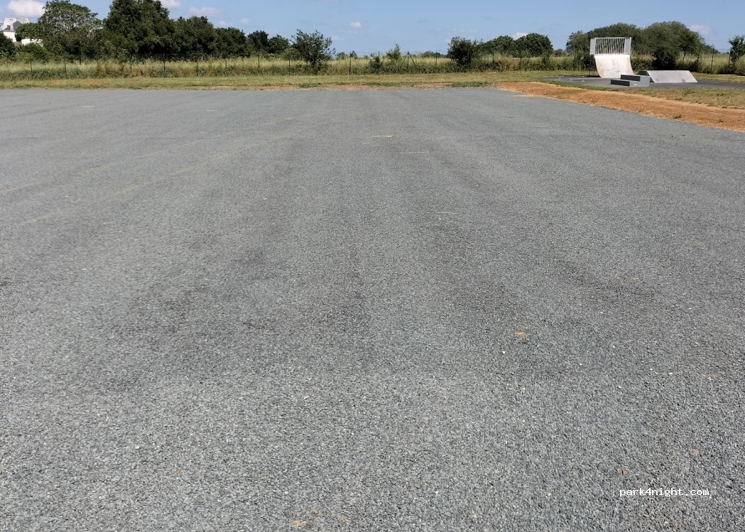 Aire de camping-car Meursac — foto 3