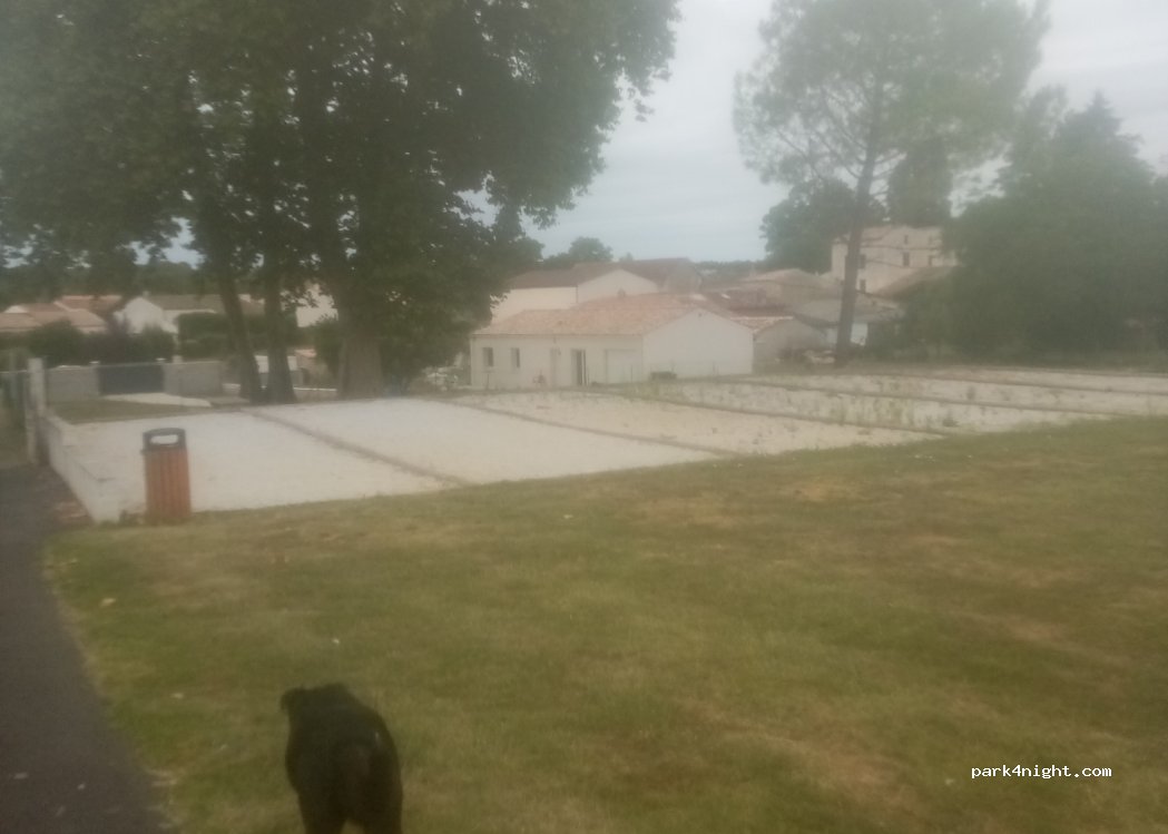 Aire de camping-car Meursac — foto 4