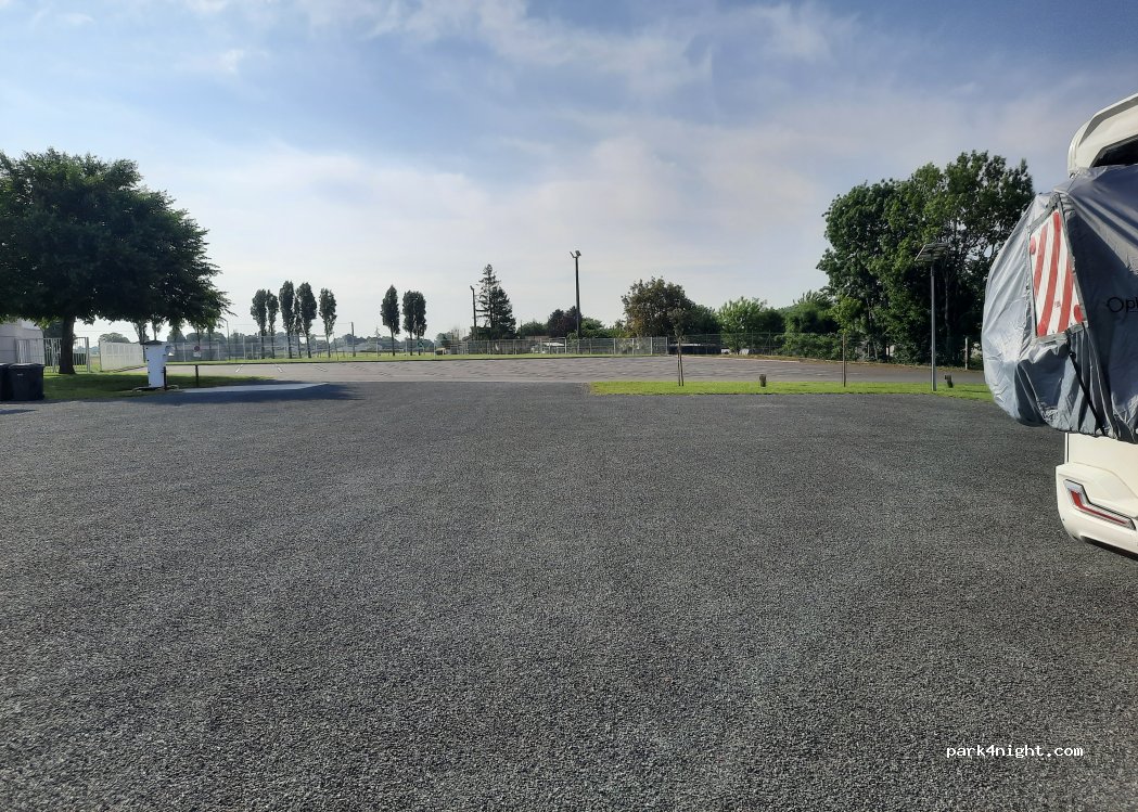 Aire de camping-car Meursac — foto 5