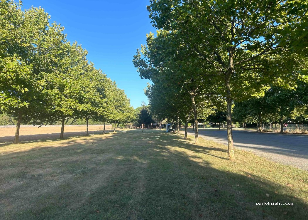 (17240) Plassac - 1-53 Avenue de Haute Saintonge — foto 3
