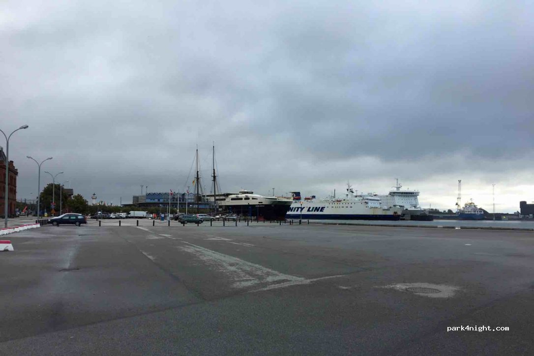(271 39) Ystad - 5 Spanienfararegatan — foto