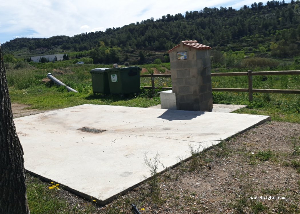 Àrea de Servei per Autocaravanes Bovera — foto 4