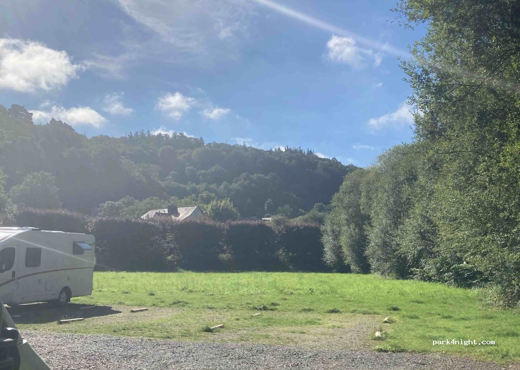 Aire Camping Car de Jugon-les-lacs — foto 4