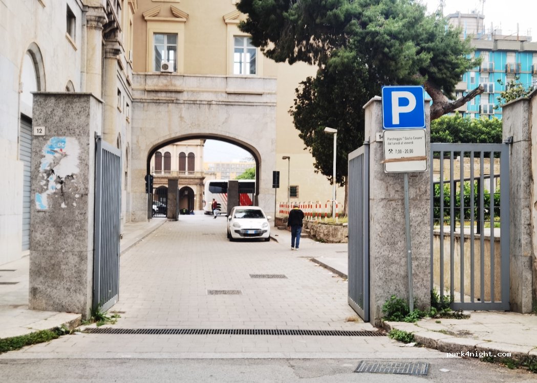 (90127) Palermo - Via Trieste — foto