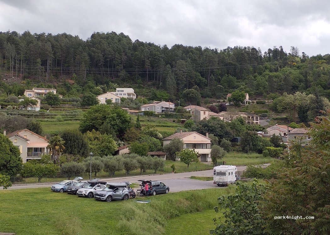 (07200) Ucel - 1 Place du Grand Village — foto 5