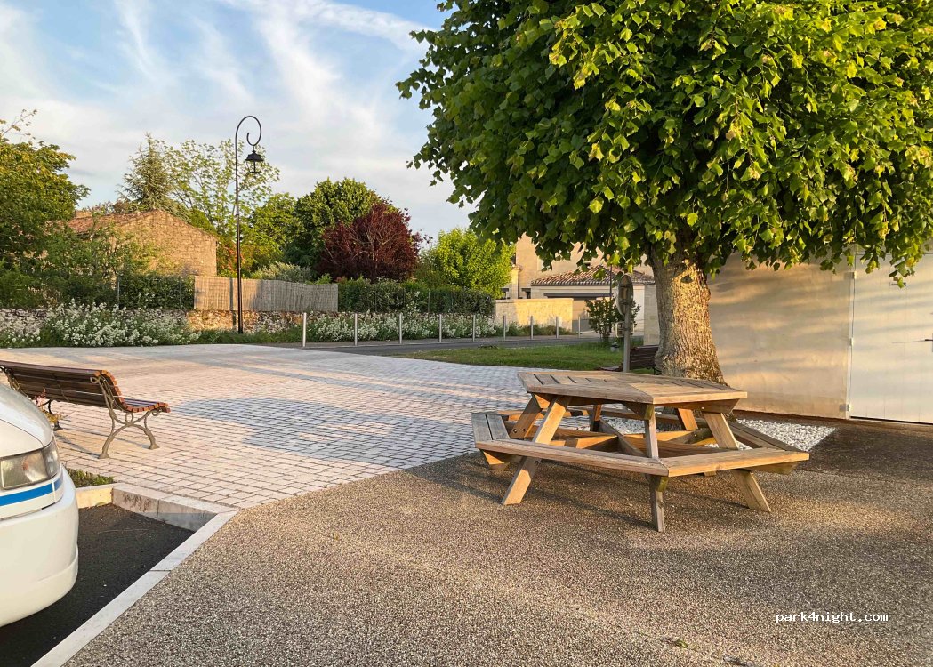 (33330) Saint-Christophe-des-Bardes - 130 Rue Jean-Roland Macaud — foto 2