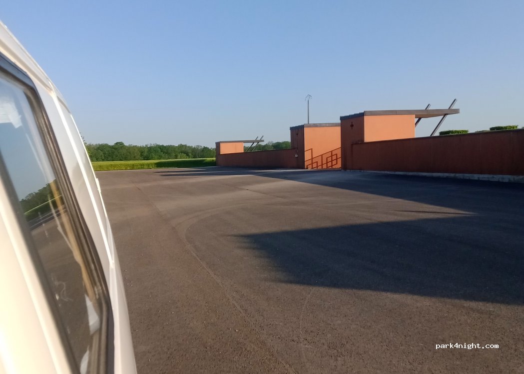 (10140) La Villeneuve-au-Chêne - D28 — foto