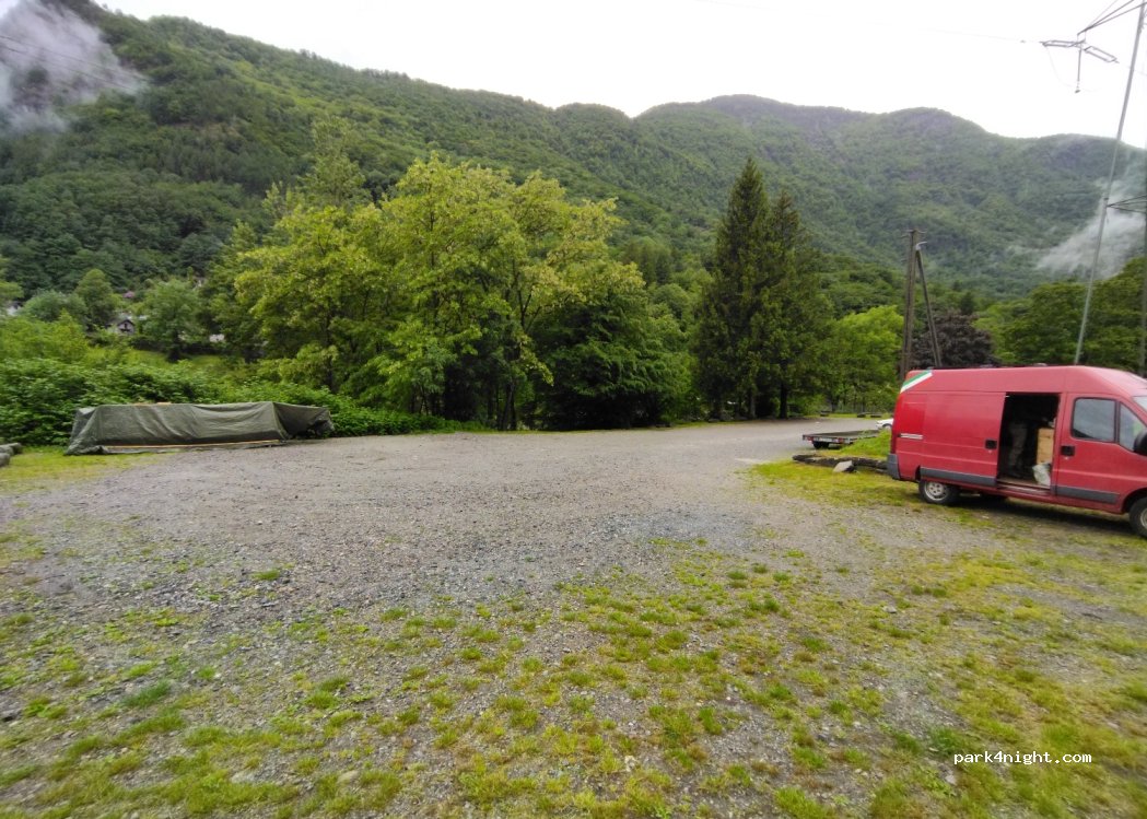 (6673) Maggia - 14-16 Via Fiume al — foto
