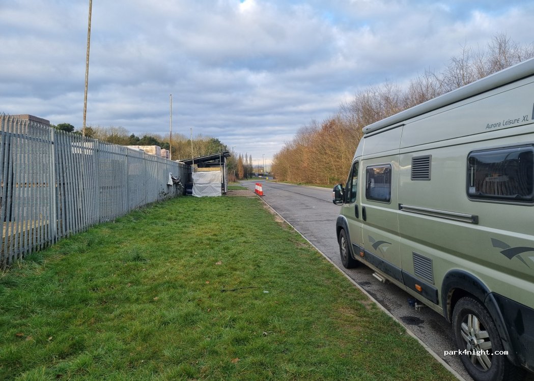 (RH12 4SE) Faygate - Crawley Road — foto
