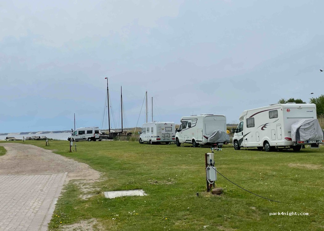 Kemperių aikštelės — foto