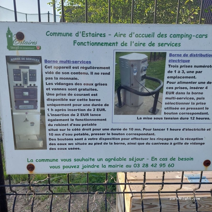 Aire de camping-car Estaires — foto