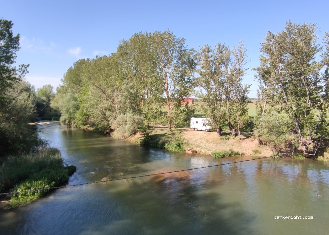 (24320) Sahagún - 2 Carretera León — foto 2