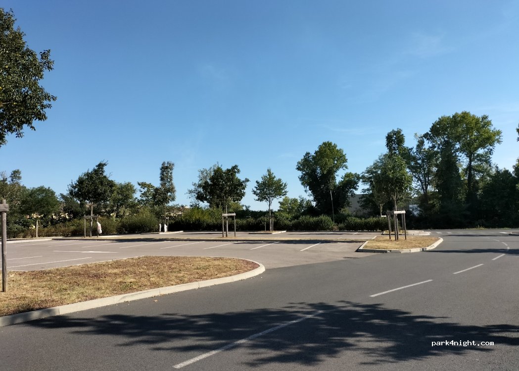 (69540) Irigny - Unnamed Road — foto 2
