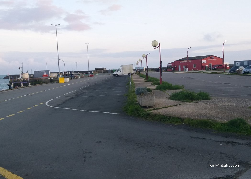 (29740) Plobannalec-Lesconil - 2 Quai de Langoguen — foto 2