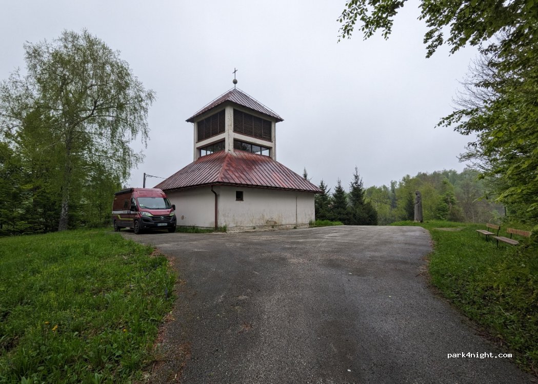 (51316) Mrzla Vodica - Unnamed Road — foto