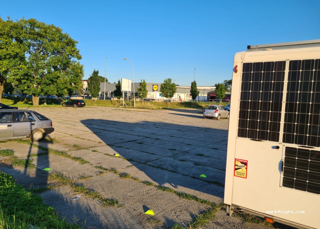 (38-300) Gorlice - 11 Adama Mickiewicza — foto 2