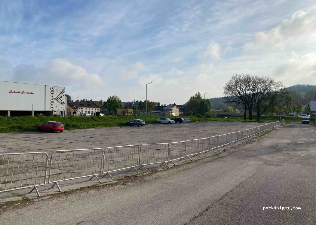 (38-300) Gorlice - 11 Adama Mickiewicza — foto 3