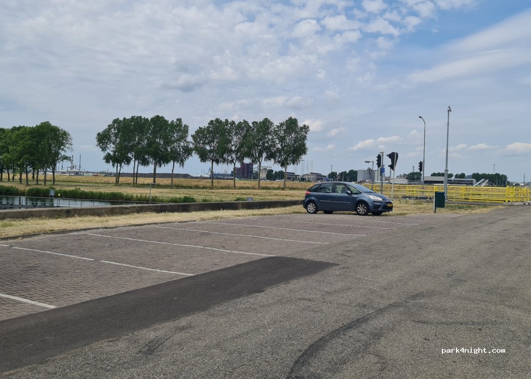 (3202 LB) Spijkenisse - 3 Plaatweg — foto 3