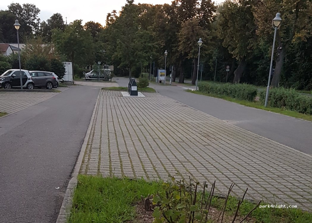 Parkplatz Schloss Caputh — foto