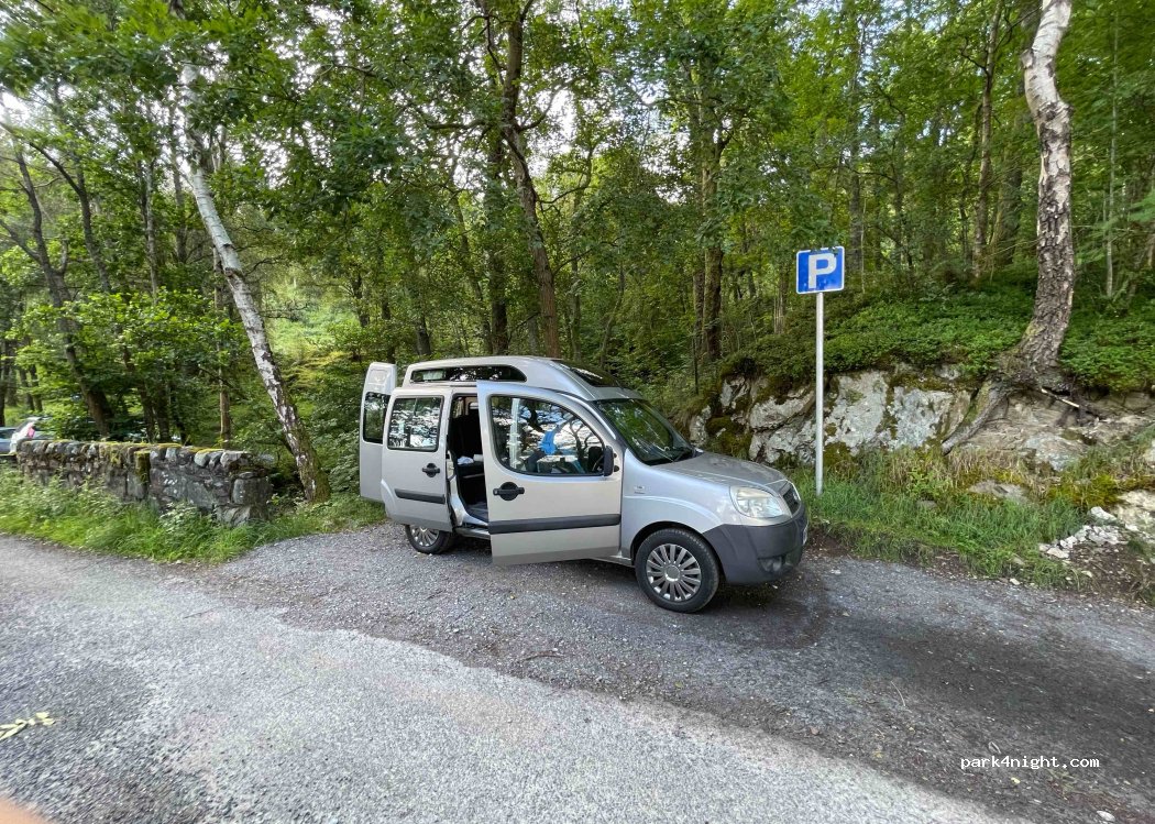 (PH16 5RS) Tressait - Unnamed Road — foto