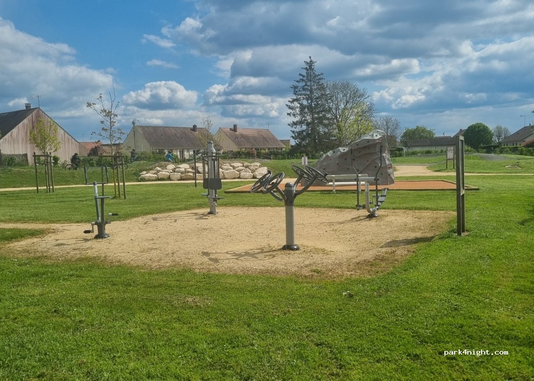 (45270) Ouzouer-sous-Bellegarde - 20 Rue des Loges — foto 2