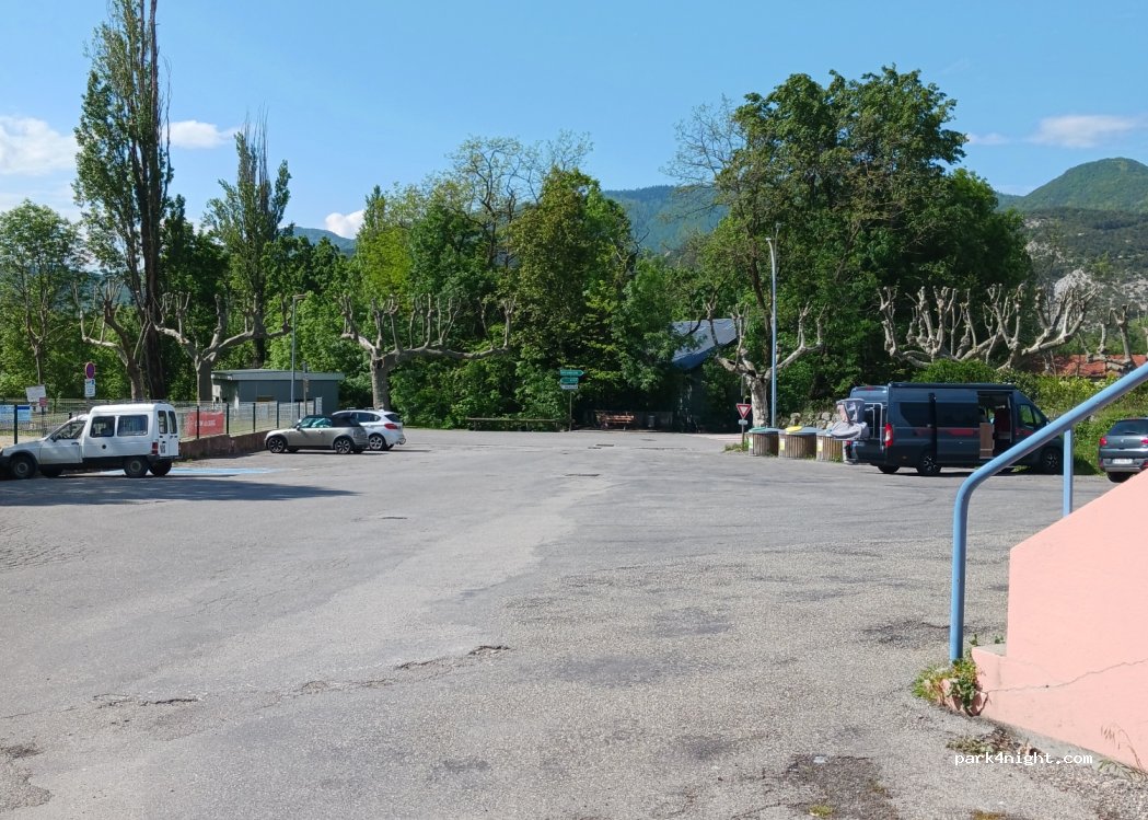 (05230) Chorges - 23 Avenue d'Embrun — foto 2
