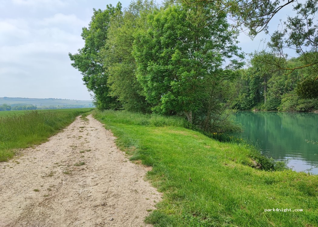 (51700) Troissy - Unnamed Road — foto 2