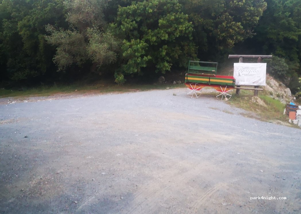 (740 61) Patsos - Unnamed Road — foto