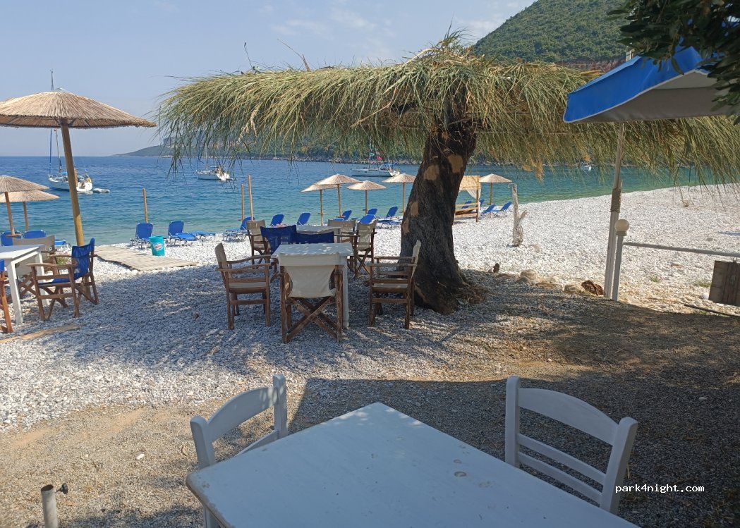 Taverne Votsalo — foto