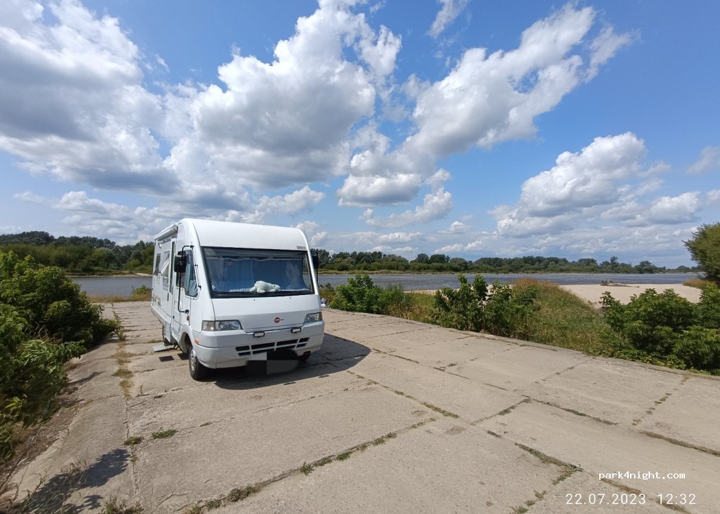 (05-480) Nadbrzeż - 101 Droga Wojewódzka 734 — foto